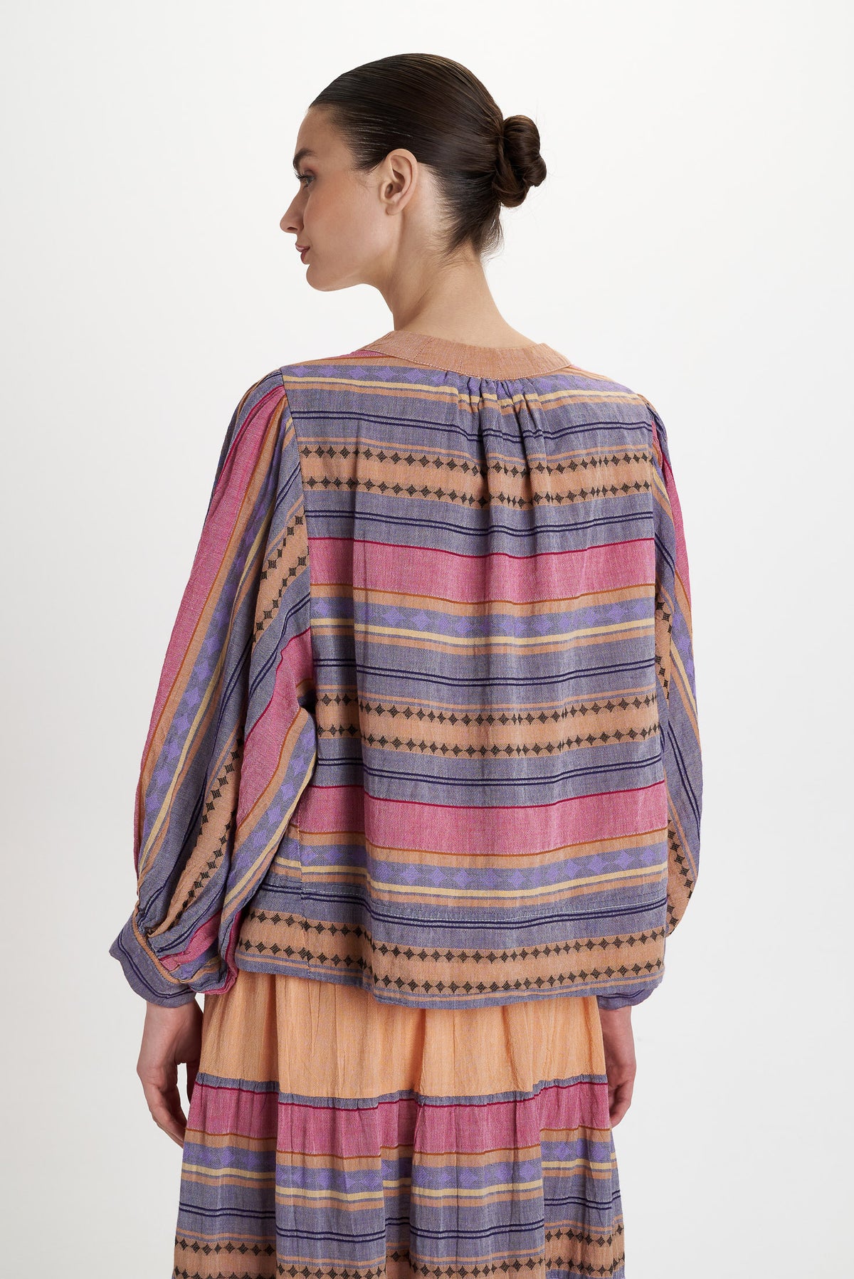 MONASTIRAKI SHRUG S26P7174
